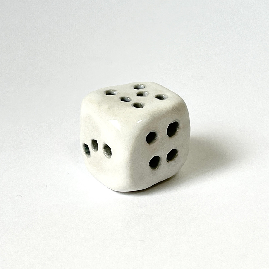 sonja-kanno-the-last-garden-board-game-dice